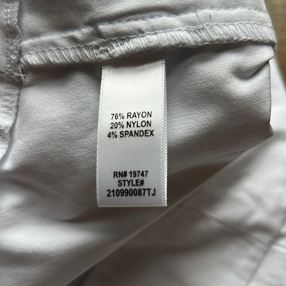 NWT White Cropped Pants by JNY - Picture 5 of 6